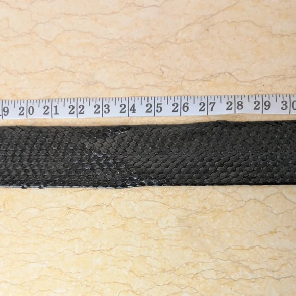 Vintage Woven Wide Straw Black Adjustable Belt.5" x 2 Oval Wooden Buckle - Picture 7 of 13